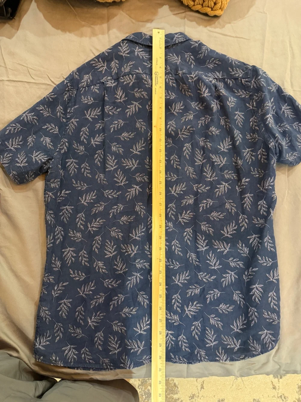 Charles Tyrwhitt Men’s Linen Navy Leaf-Print Short-Sleeve Shirt